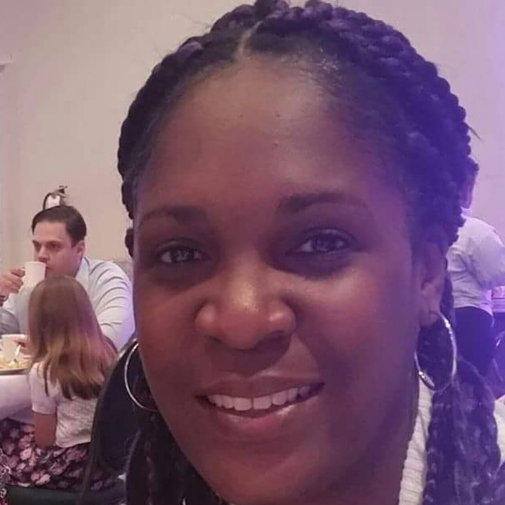 Meet your Posher, Stefany